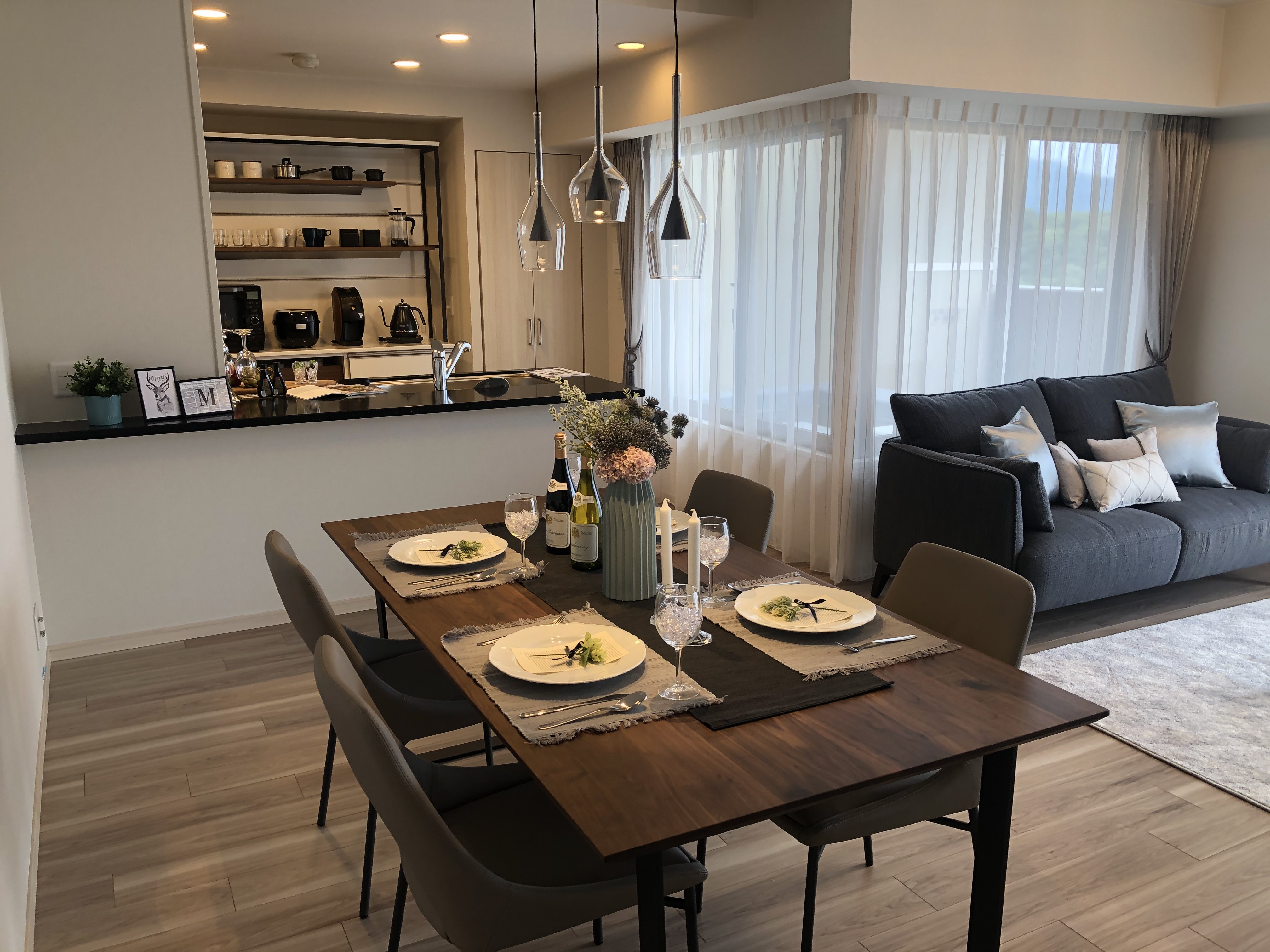 プレサンスロジェ皆実町棟内モデルルーム