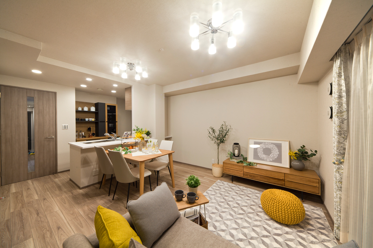 プレサンスロジェ池田五月山棟内モデルルーム