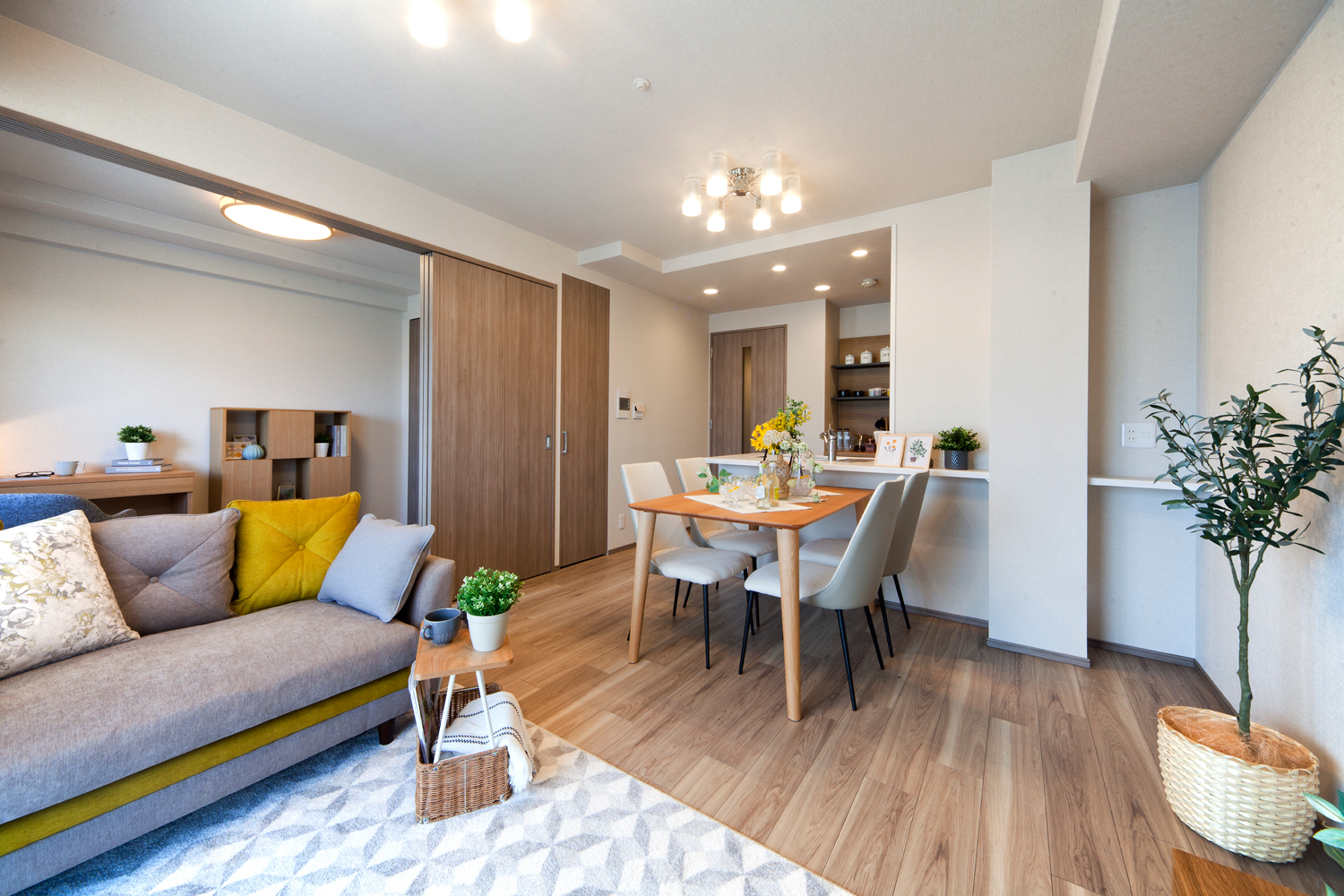 プレサンスロジェ池田五月山棟内モデルルーム