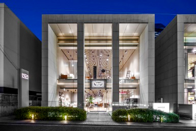 最新のイタリアンラグジュアリーが堪能できる 世界的デザイナーの新作モデルを日本初公開