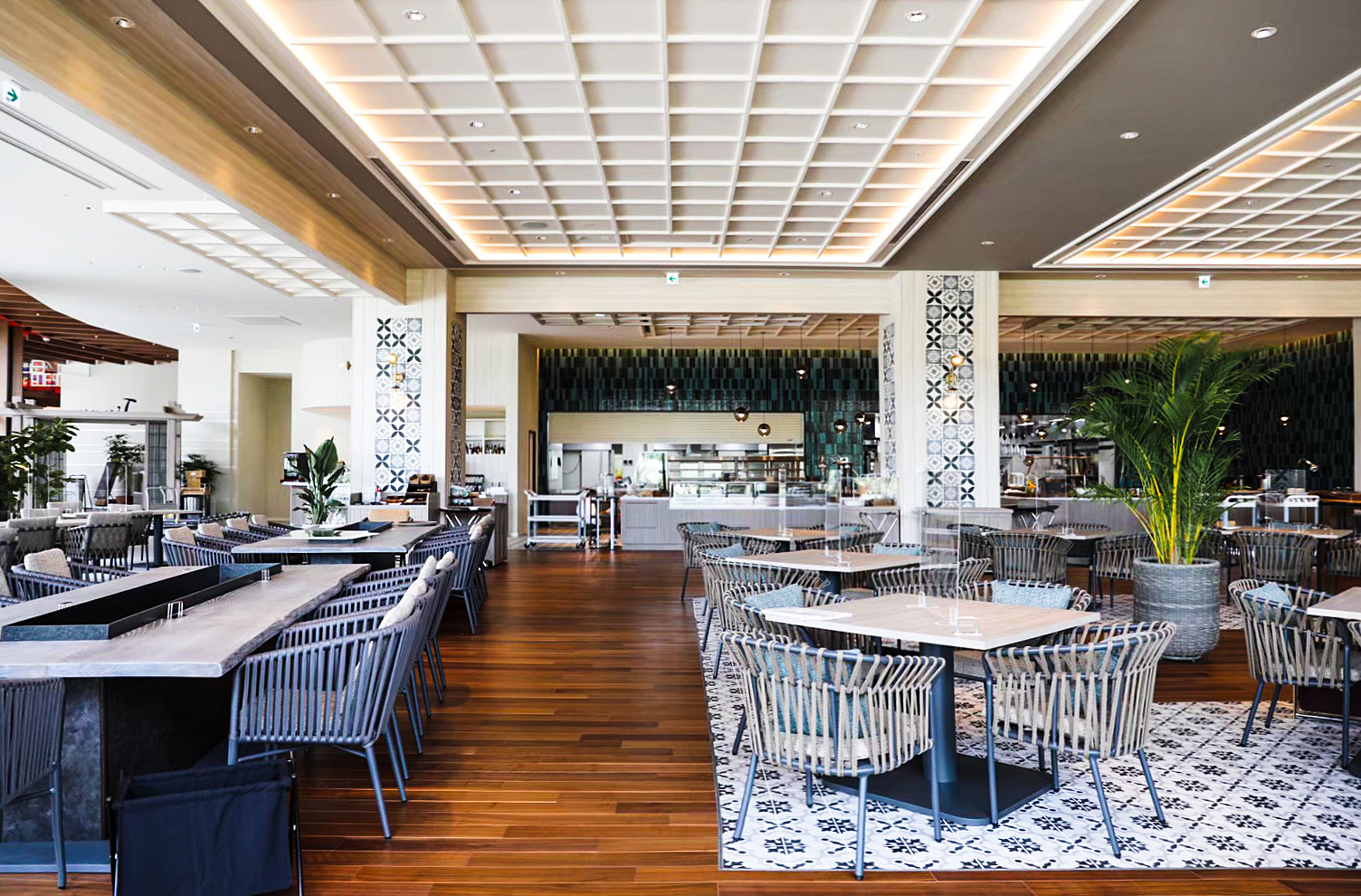 沖縄プリンスホテル オーシャンビューぎのわん　大塚家具 事例紹介