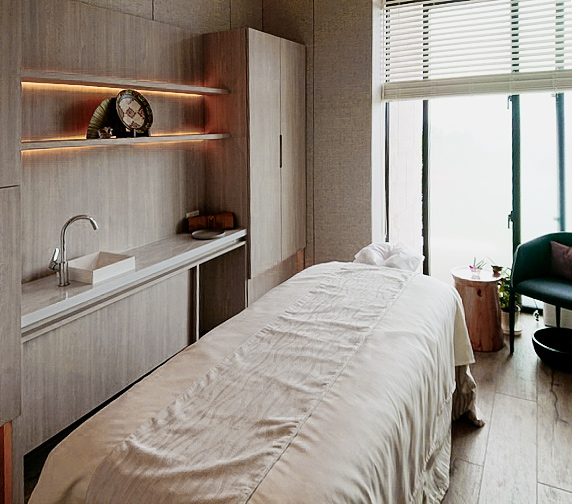 沖縄プリンスホテル オーシャンビューぎのわん　大塚家具 事例紹介