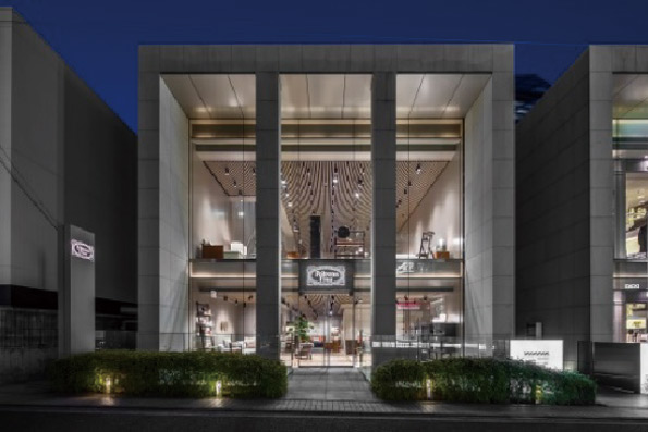 Poltrona Frau Tokyo Aoyama （ポルトローナ・フラウ東京⻘⼭）