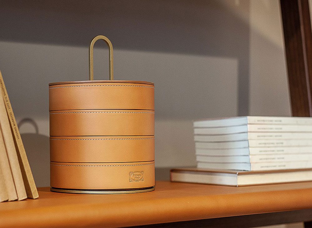 Zhuang ゾアン | Products | [Poltrona Frau / ポルトローナ・フラウ]