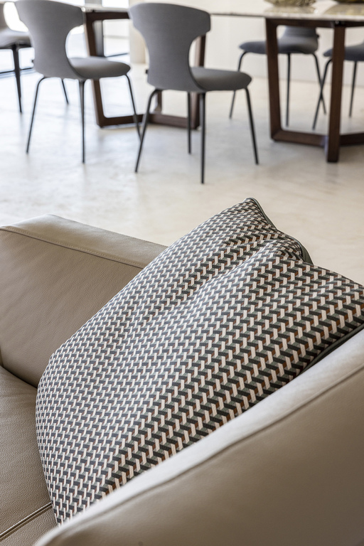 Motif Weavers 装飾クッション | Products | [Poltrona Frau