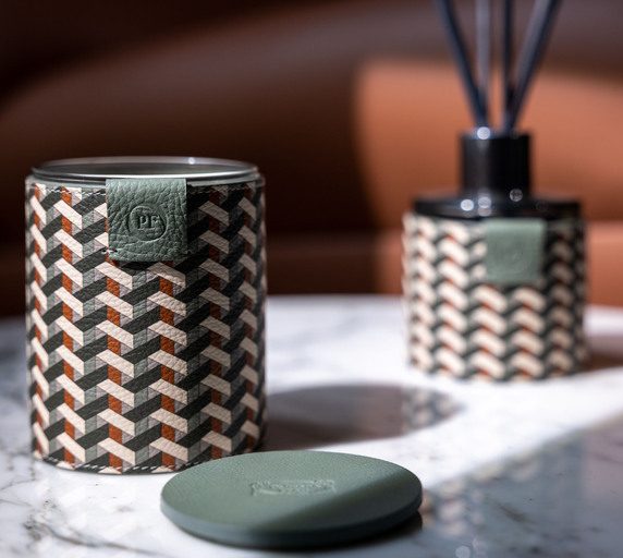 Weavers Home Fragrance Candle | Products | [Poltrona Frau