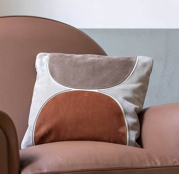 ポルトローナフラウ　クッション5個付き Ikiperu Cushions | Products | [Poltrona Frau / ポルトローナ