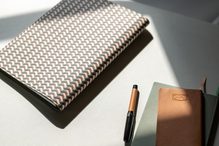 Pineider x Poltrona Frau A4 Notepad Holder ノートパッドホルダー