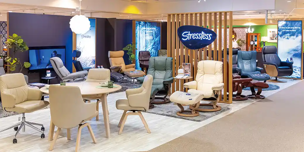 新宿ショールーム 5F リクライニングチェアフロア_ストレスレス