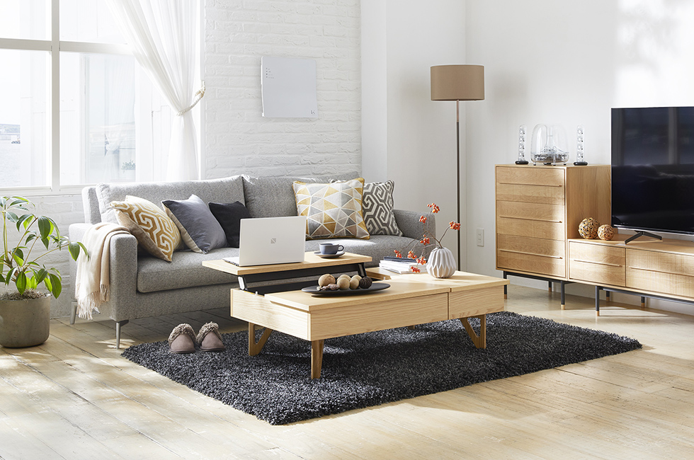 北欧スタイルでまとめた、デザイン家具・家電をコーディネートしたリビング