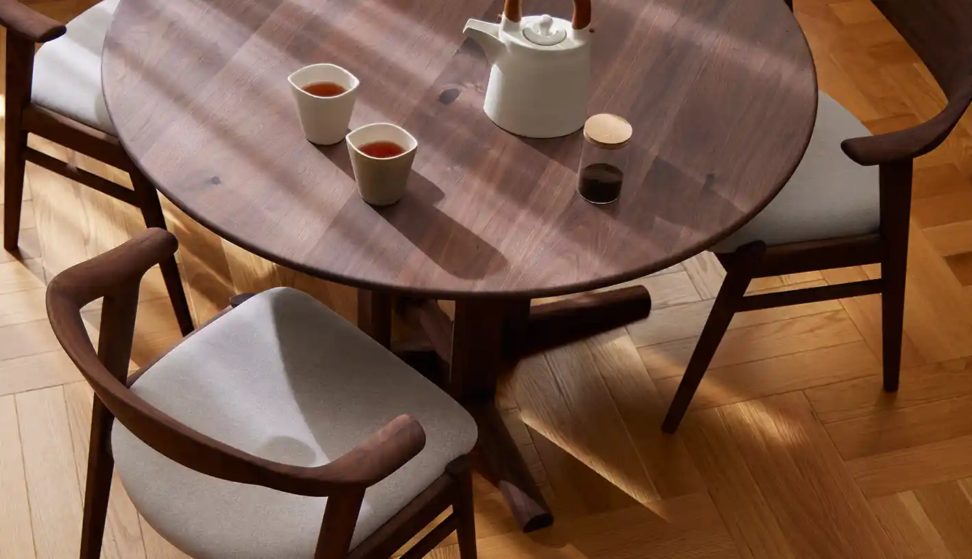 ダイニングテーブルのコーディネート例