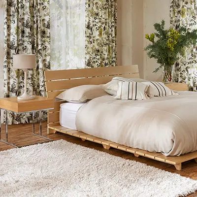 すのこタイプのベッドフレーム