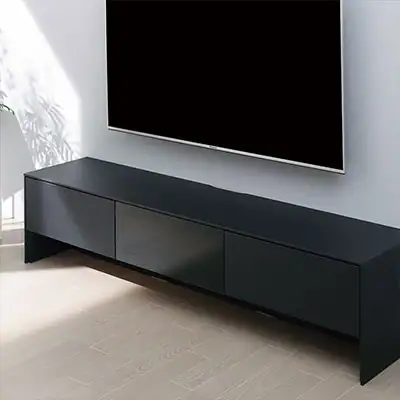 ブラック色のテレビボード