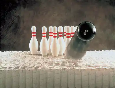 ピンとボーリング玉画像2