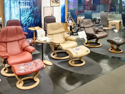 リクライニングチェアコーナー　ストレスレス