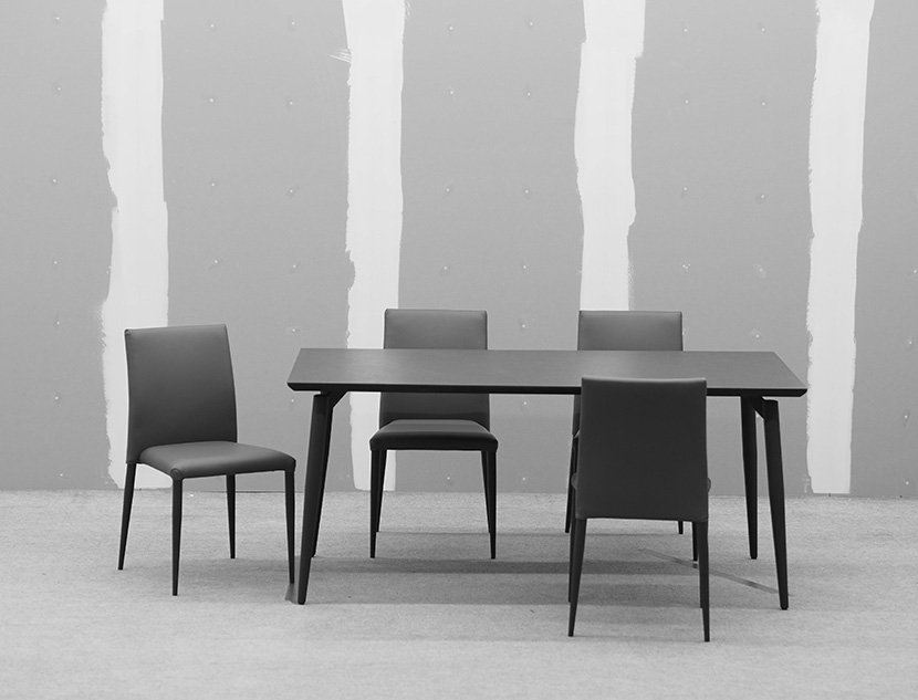 □P635□美品□IDC大塚家具□イタリア製□モダンスタイル